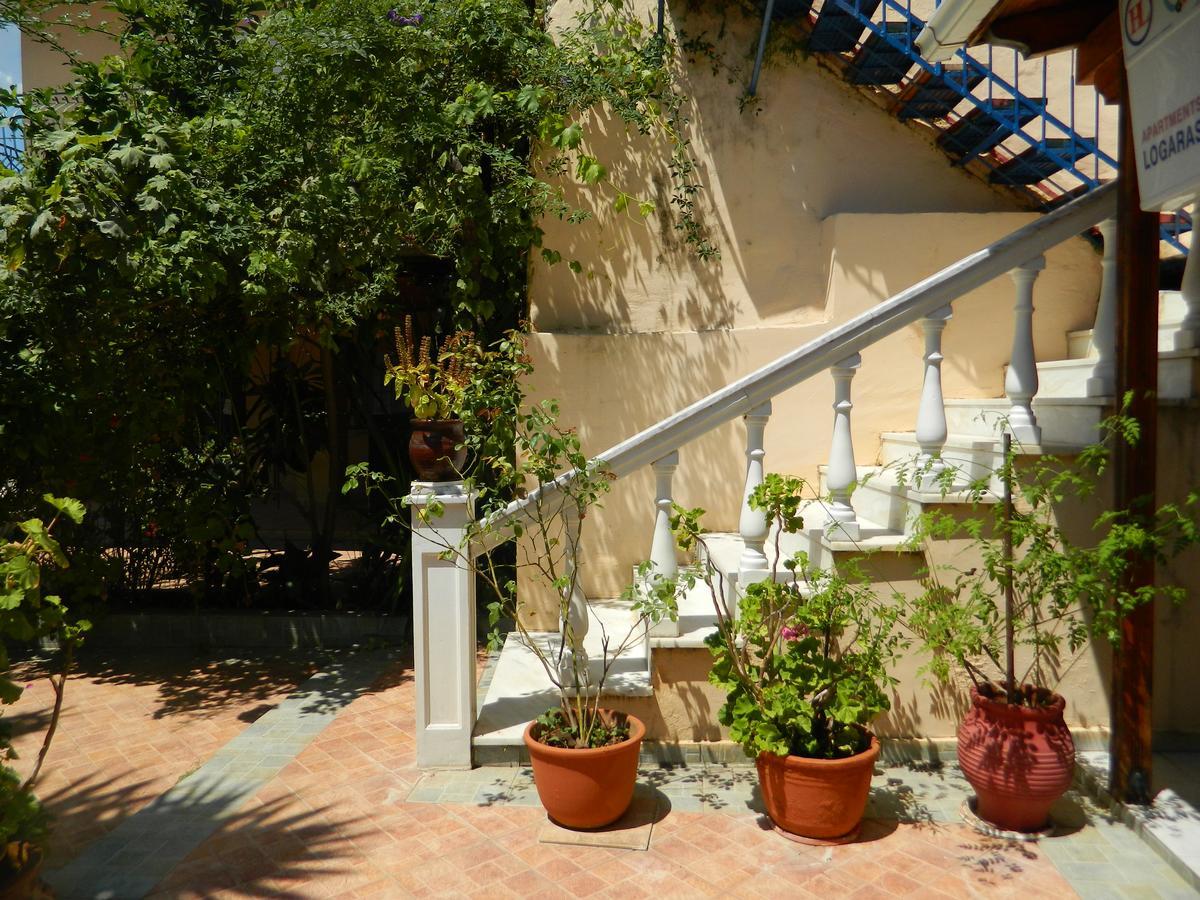 Logara'S Apartments Agia Efimia Luaran gambar