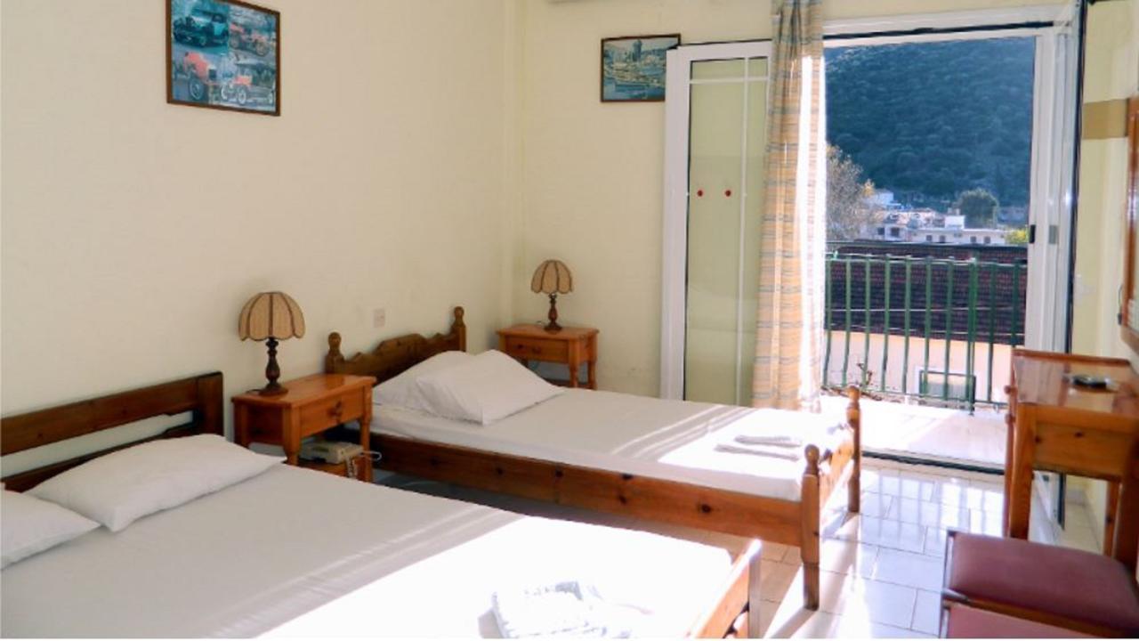 Logara'S Apartments Agia Efimia Luaran gambar